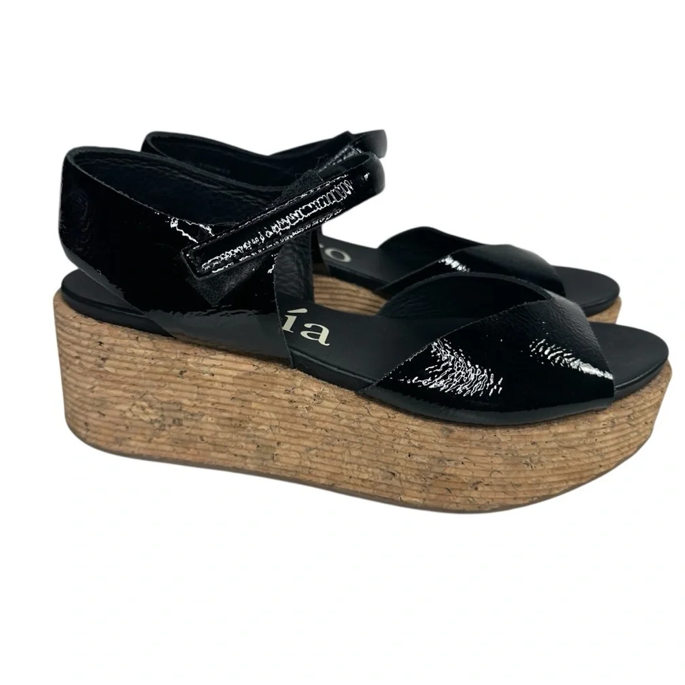 Pedro Garcia Nube Black Patent Leather Cross-Front Slingback Sandals. EU41/US11
